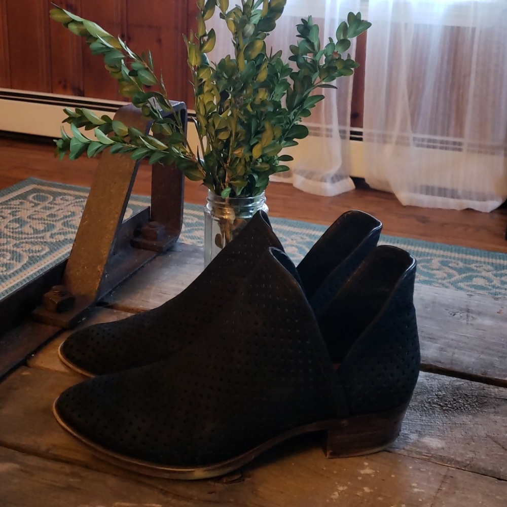 Lucky Brand Baley Ankle Bootie